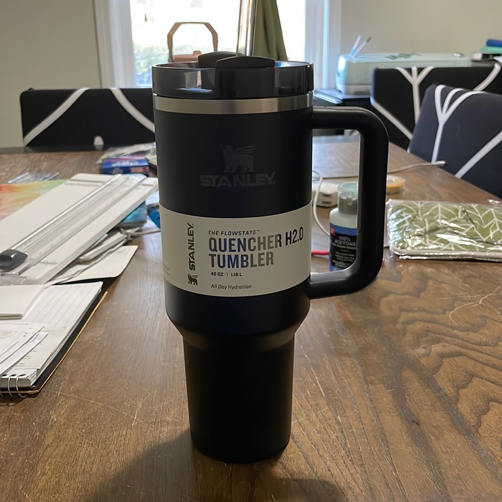 Black 40oz Stanley 2.0